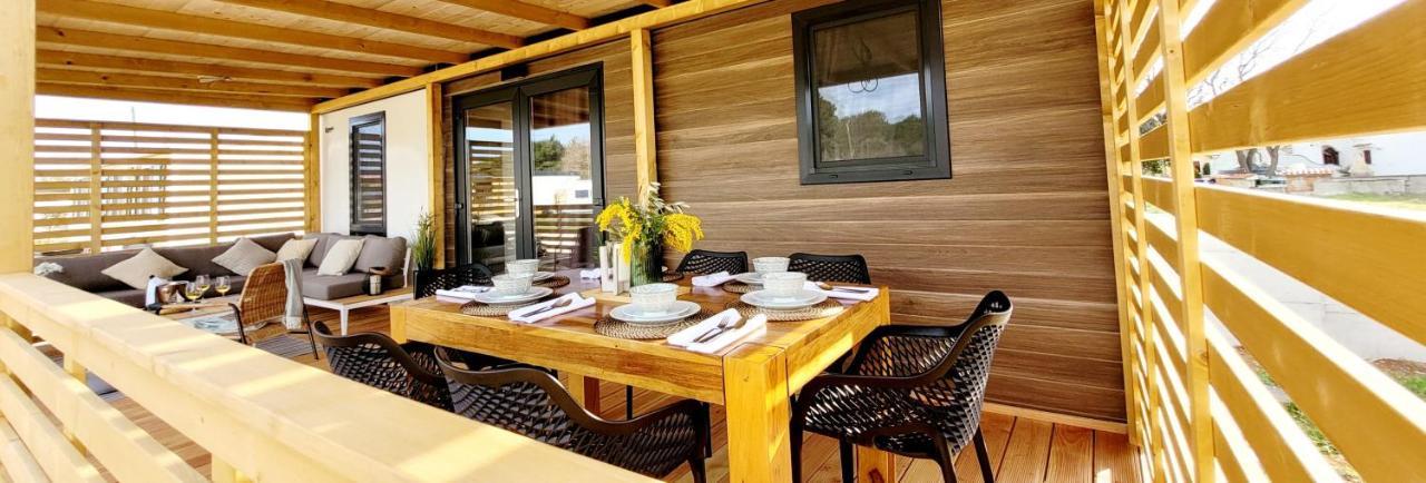 Mobilehome Elena Premium With Pool, Istria Banjole Exterior foto